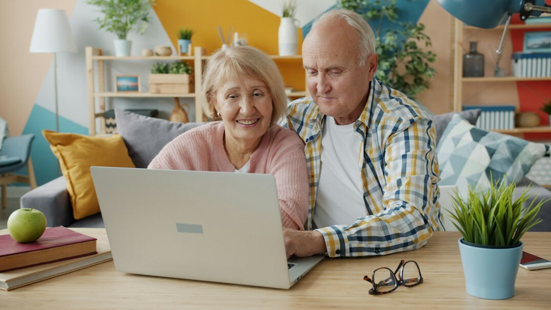senior couple planning insurance